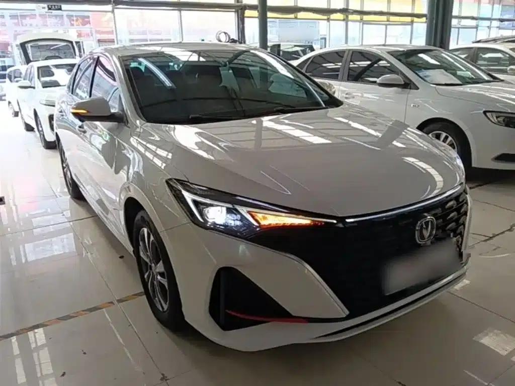Changan Eado 2023 Enjoy Edition PLUS Blue Whale NE 1.4T GDI DCT Premium Edition — миниатюра 4