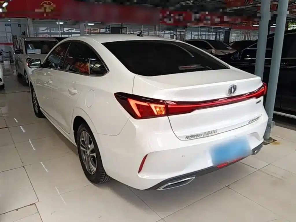 Changan Eado 2023 Enjoy Edition PLUS Blue Whale NE 1.4T GDI DCT Premium Edition — миниатюра 5