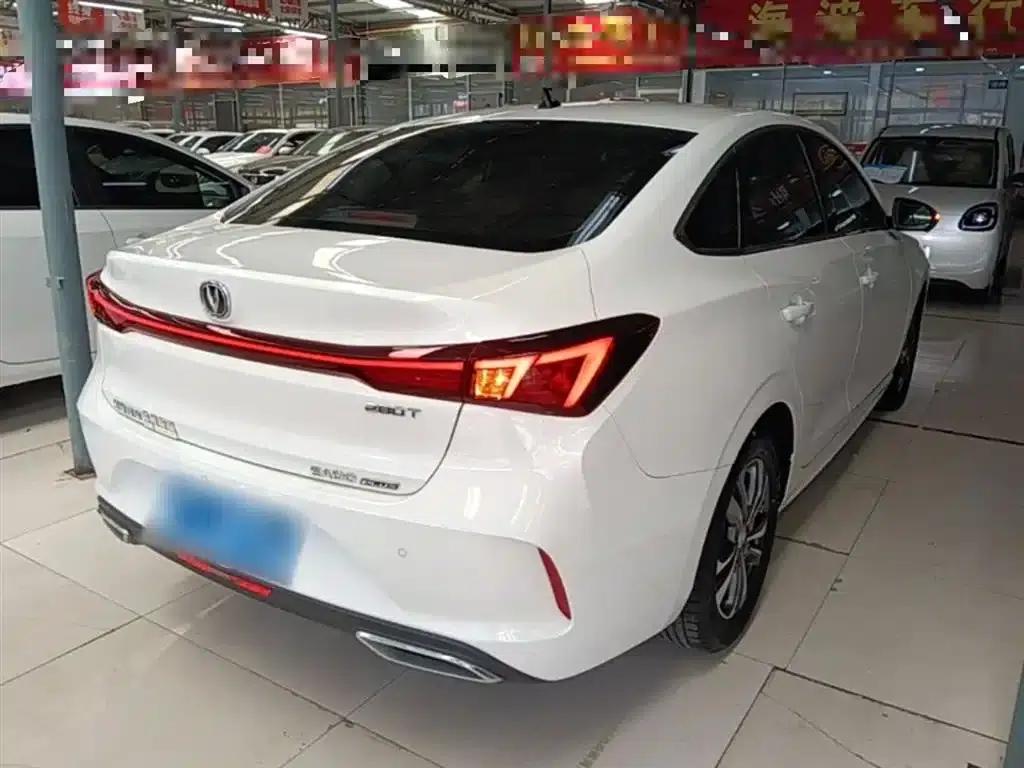 Changan Eado 2023 Enjoy Edition PLUS Blue Whale NE 1.4T GDI DCT Premium Edition — миниатюра 7