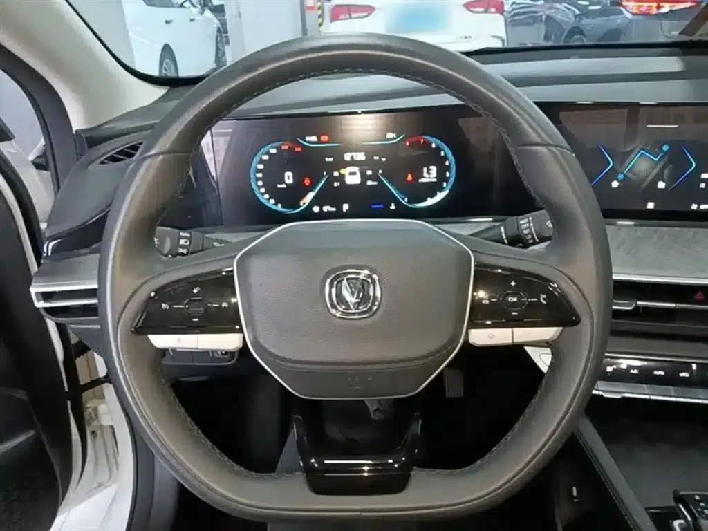 Changan Eado 2023 Enjoy Edition PLUS Blue Whale NE 1.4T GDI DCT Premium Edition — миниатюра 11