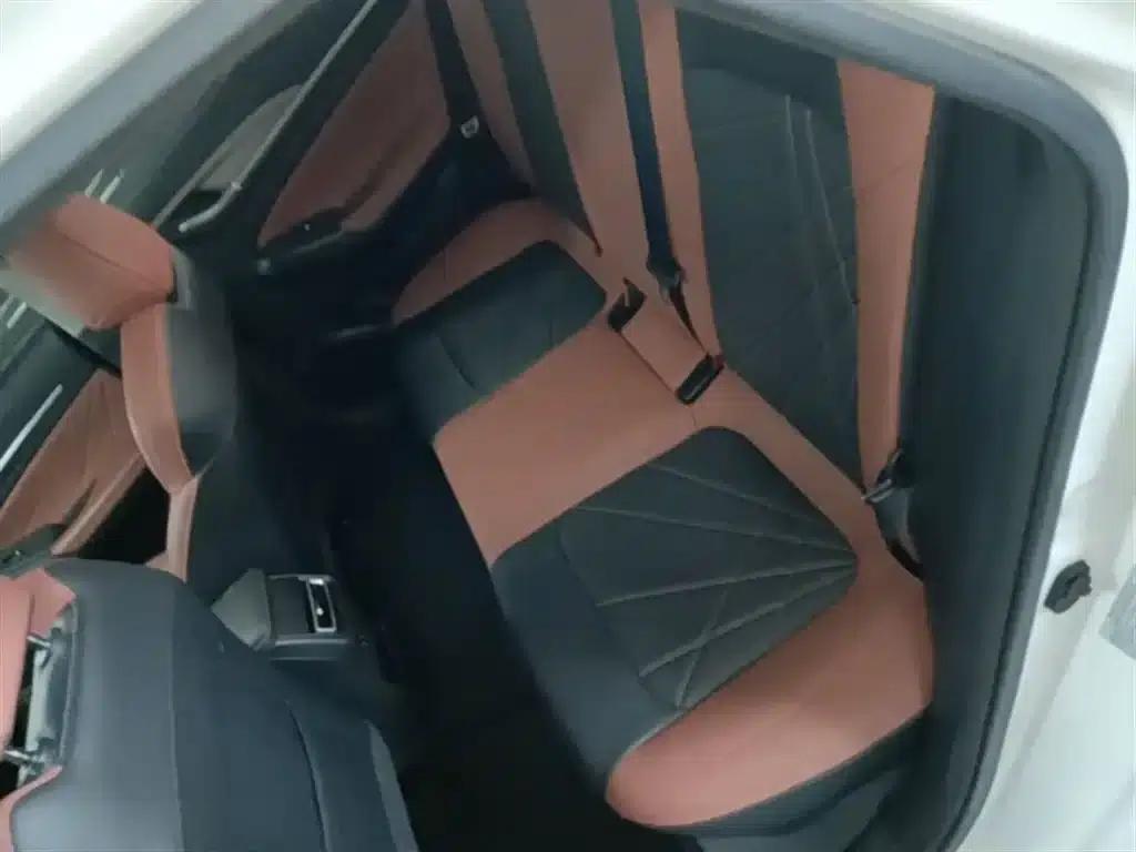 Changan Eado 2023 Enjoy Edition PLUS Blue Whale NE 1.4T GDI DCT Premium Edition — миниатюра 17