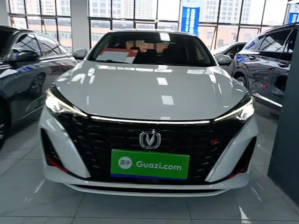Changan Eado 2023 Enjoy Edition PLUS Blue Whale NE 1.4T GDI DCT Premium Edition — миниатюра 3