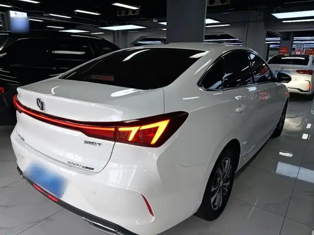 Changan Eado 2023 Enjoy Edition PLUS Blue Whale NE 1.4T GDI DCT Premium Edition — миниатюра 7