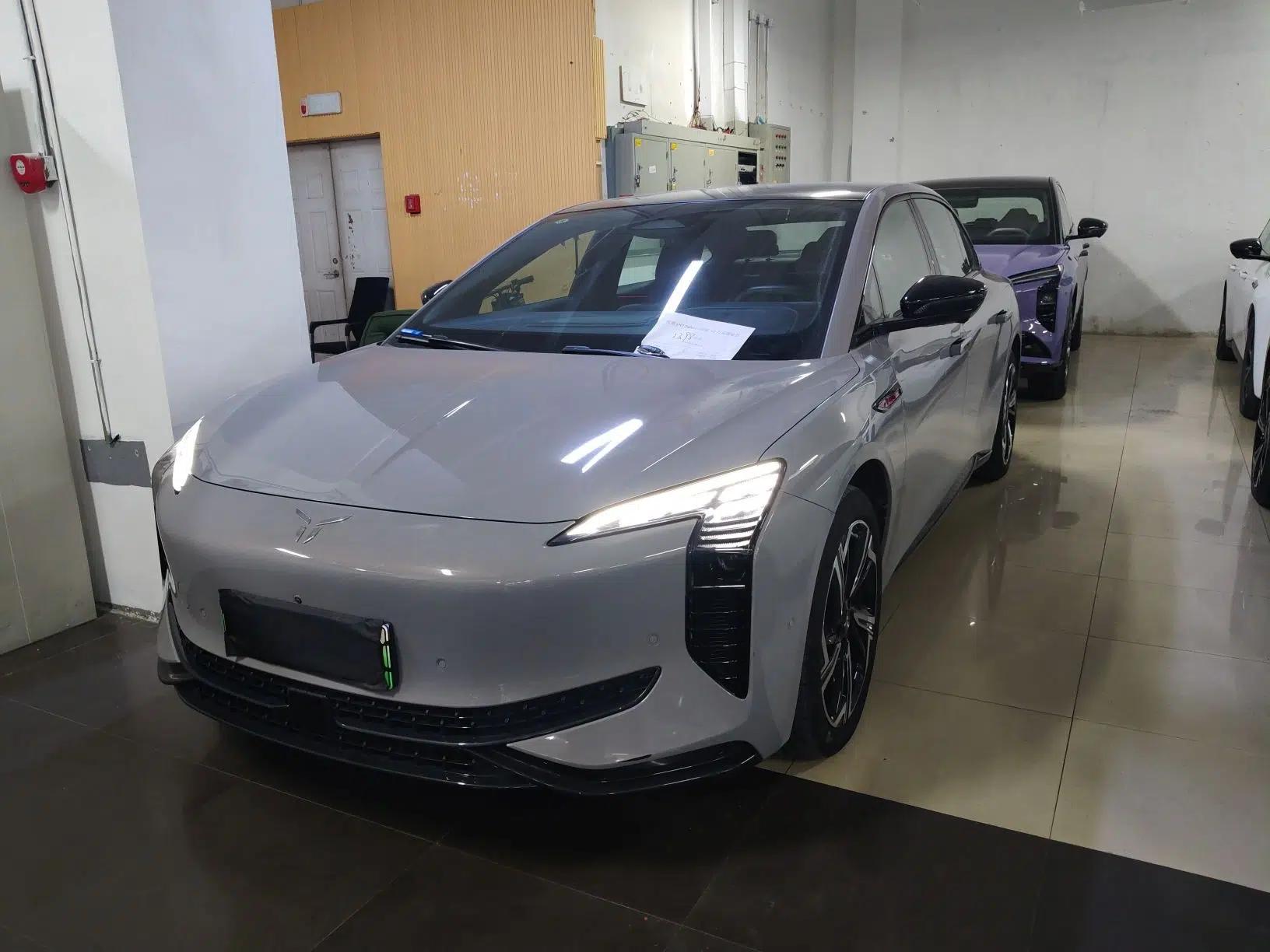 Hongqi EH7 2024 760 Pro+ Four-Wheel Drive Version — миниатюра 1