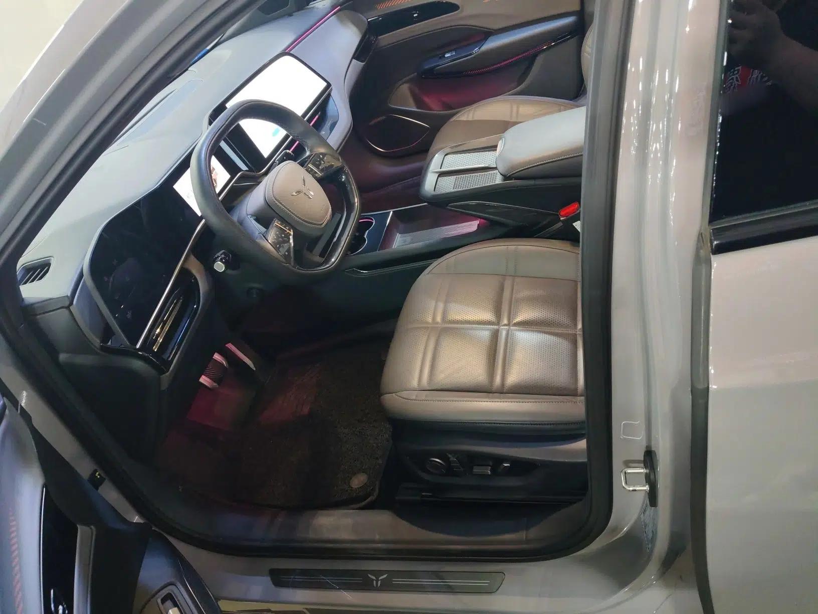 Hongqi EH7 2024 760 Pro+ Four-Wheel Drive Version — миниатюра 18