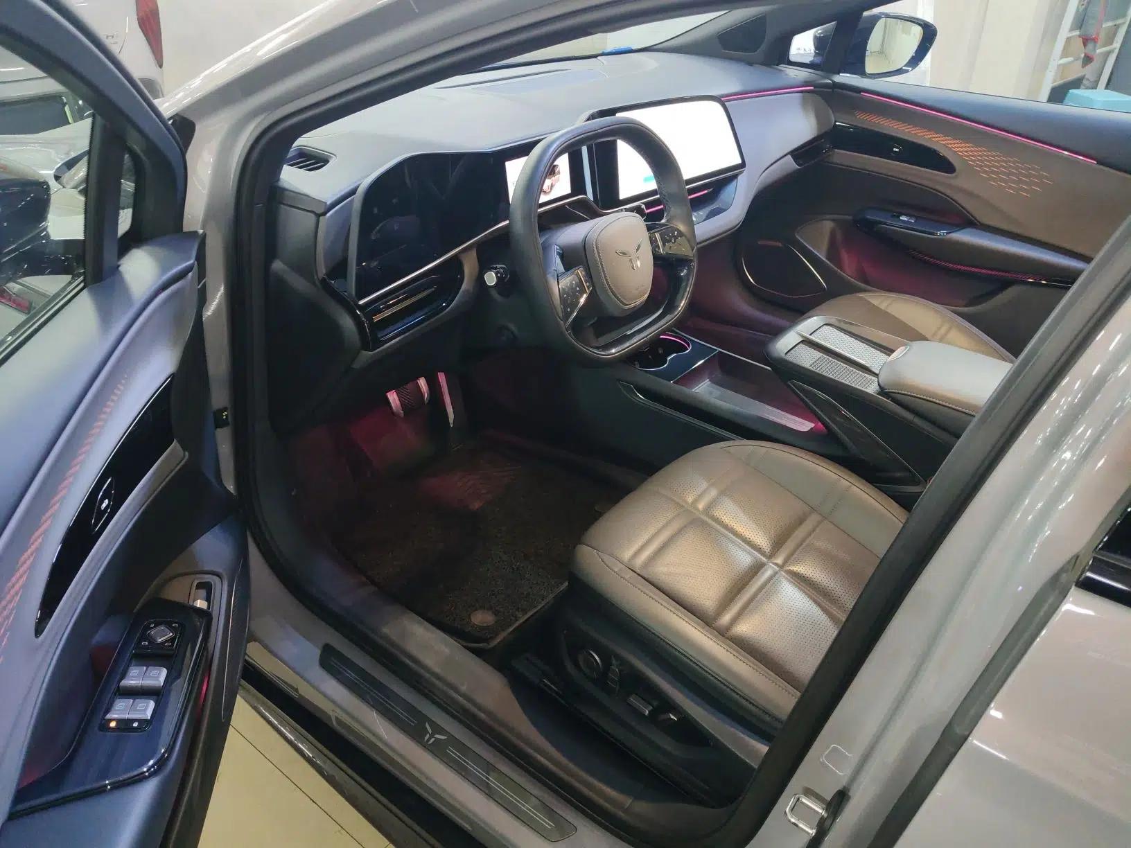 Hongqi EH7 2024 760 Pro+ Four-Wheel Drive Version — миниатюра 19