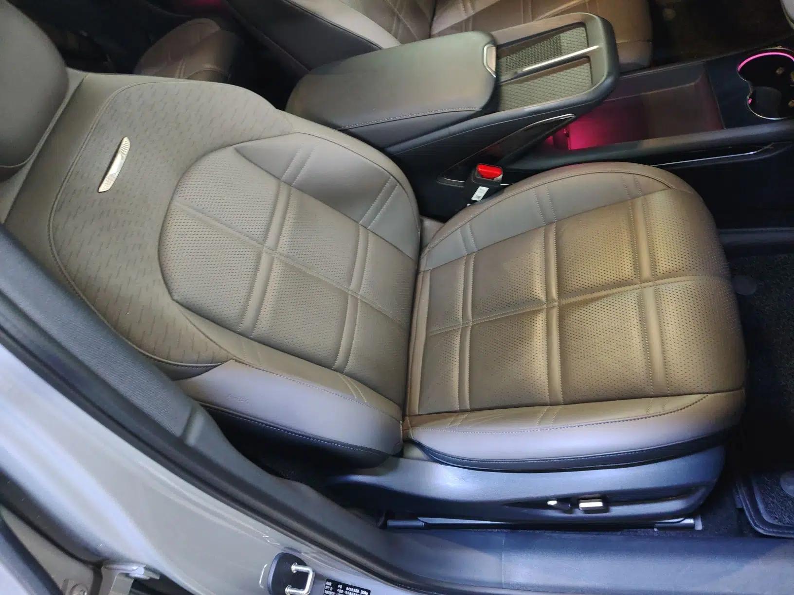Hongqi EH7 2024 760 Pro+ Four-Wheel Drive Version — миниатюра 23