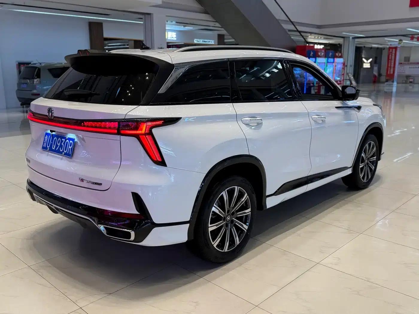 Changan CS75PLUS 2025 Third Generation Champion Edition 1.5T Sporty Model — миниатюра 8