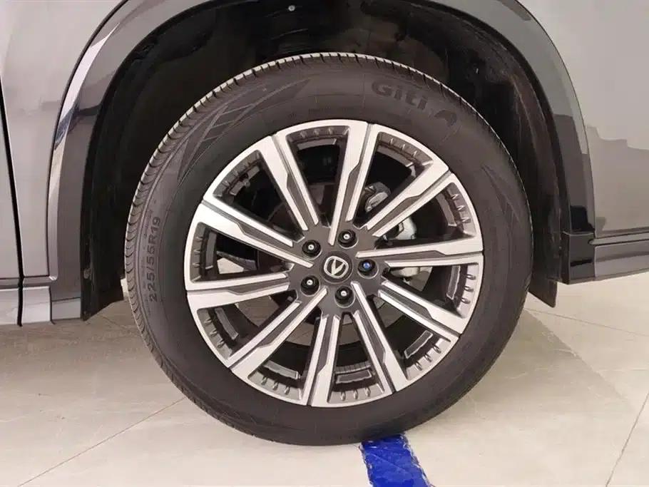 Changan CS75PLUS 2024 Model, Third Generation, Champion Edition, 1.5T Intelligent Driving and Sporty Type — миниатюра 6