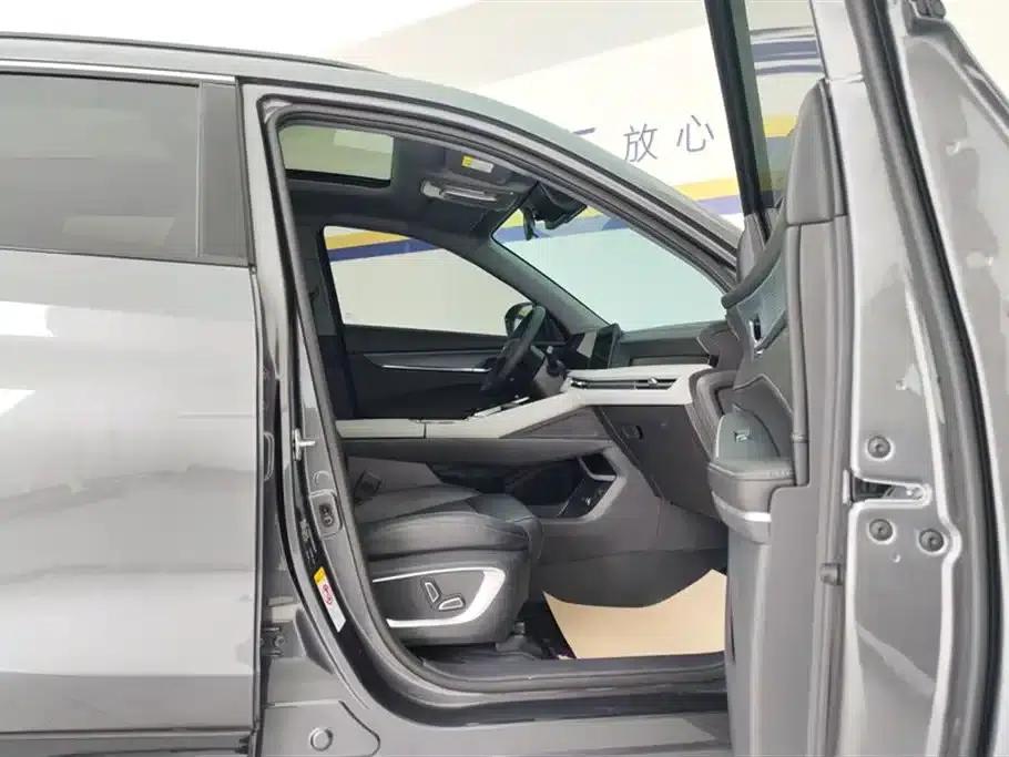 Changan CS75PLUS 2024 Model, Third Generation, Champion Edition, 1.5T Intelligent Driving and Sporty Type — миниатюра 8