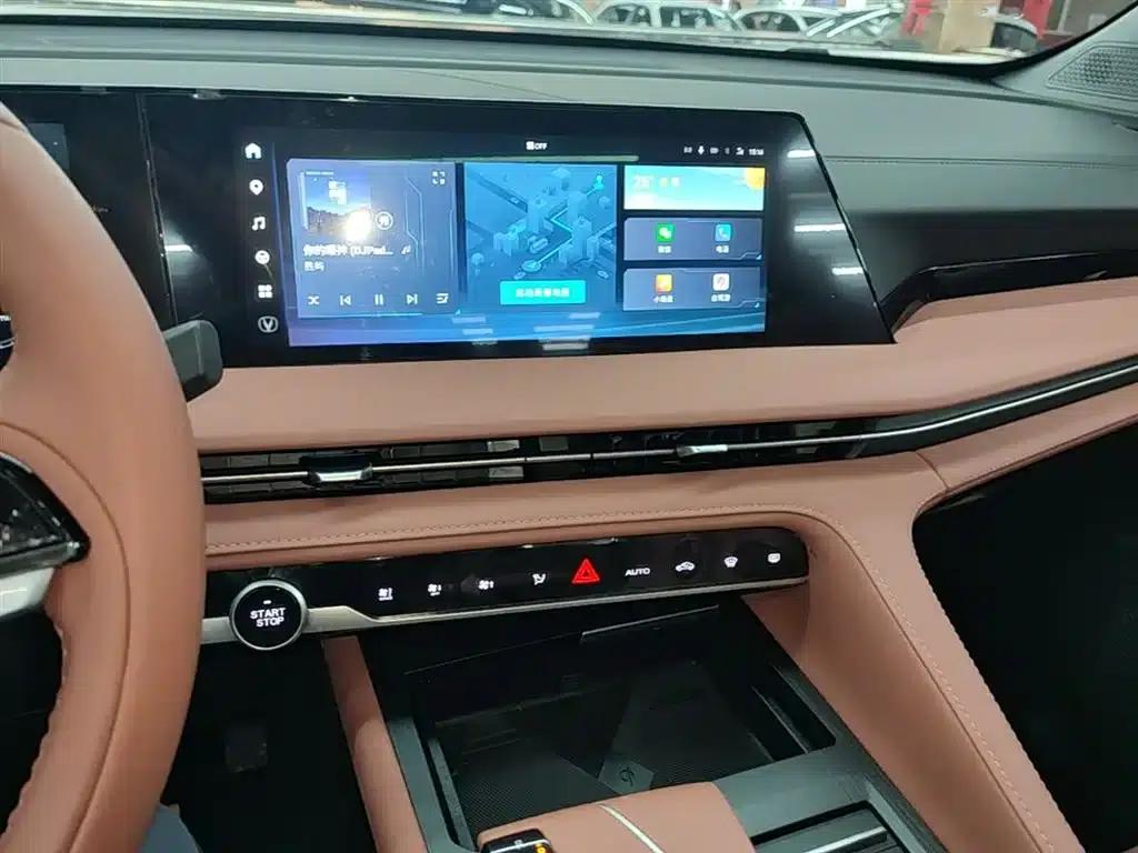 Changan CS75PLUS 2023 Model, Third Generation, 1.5T Automatic Premium Edition — миниатюра 13