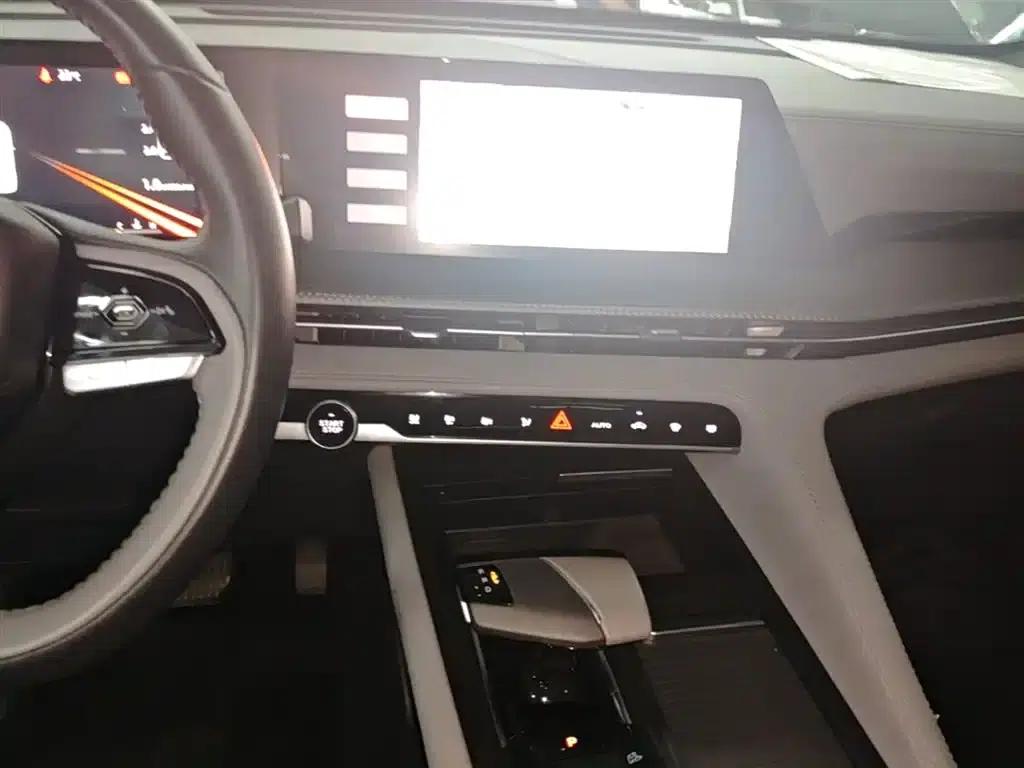 Changan CS75PLUS 2022 Second Generation 1.5T Automatic Premium Edition — миниатюра 13