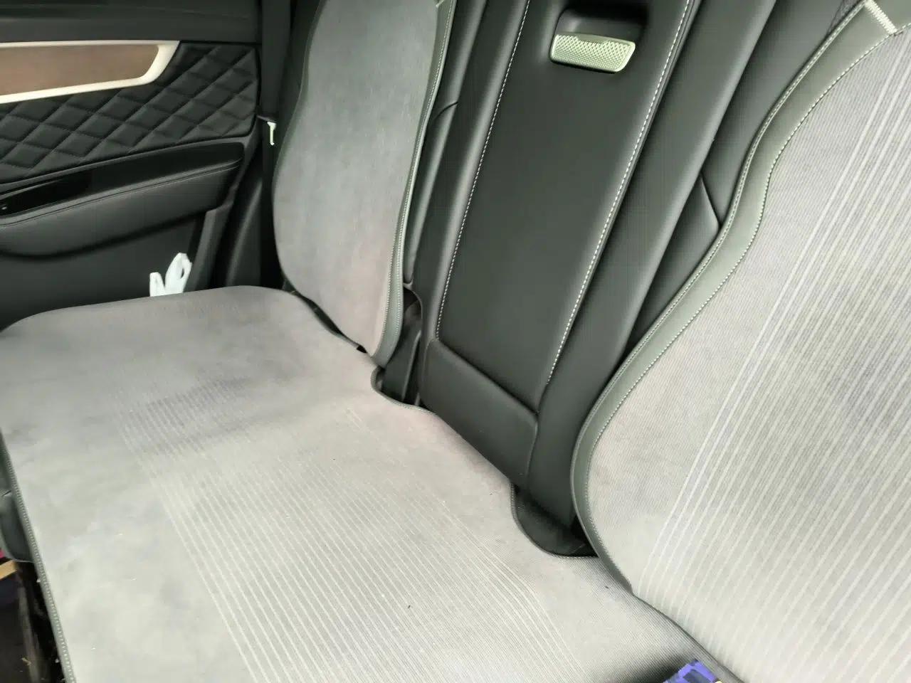 Hongqi HS7 2022 2.0T DCT Two-Wheel Drive Smart Connect Flagship Edition Five Seats — миниатюра 18