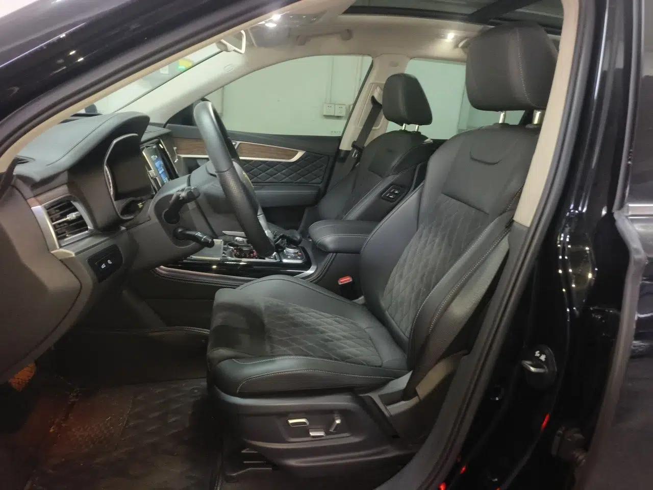 Hongqi HS7 2022 2.0T DCT Two-Wheel Drive Smart Connect Flagship Edition Five Seats — миниатюра 16