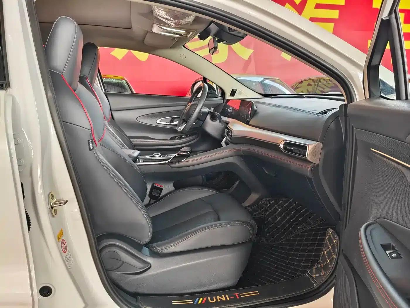 Changan UNI-T 2020 1.5T Premium Edition — миниатюра 8
