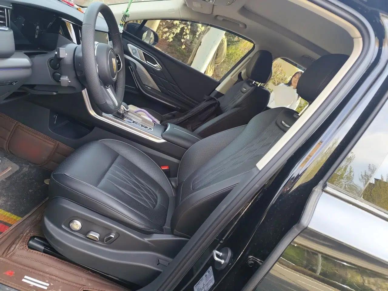 Hongqi HS7 PHEV 2024 2.0T PHEV Four-Wheel Drive Flagship Edition 7 Seats — миниатюра 16