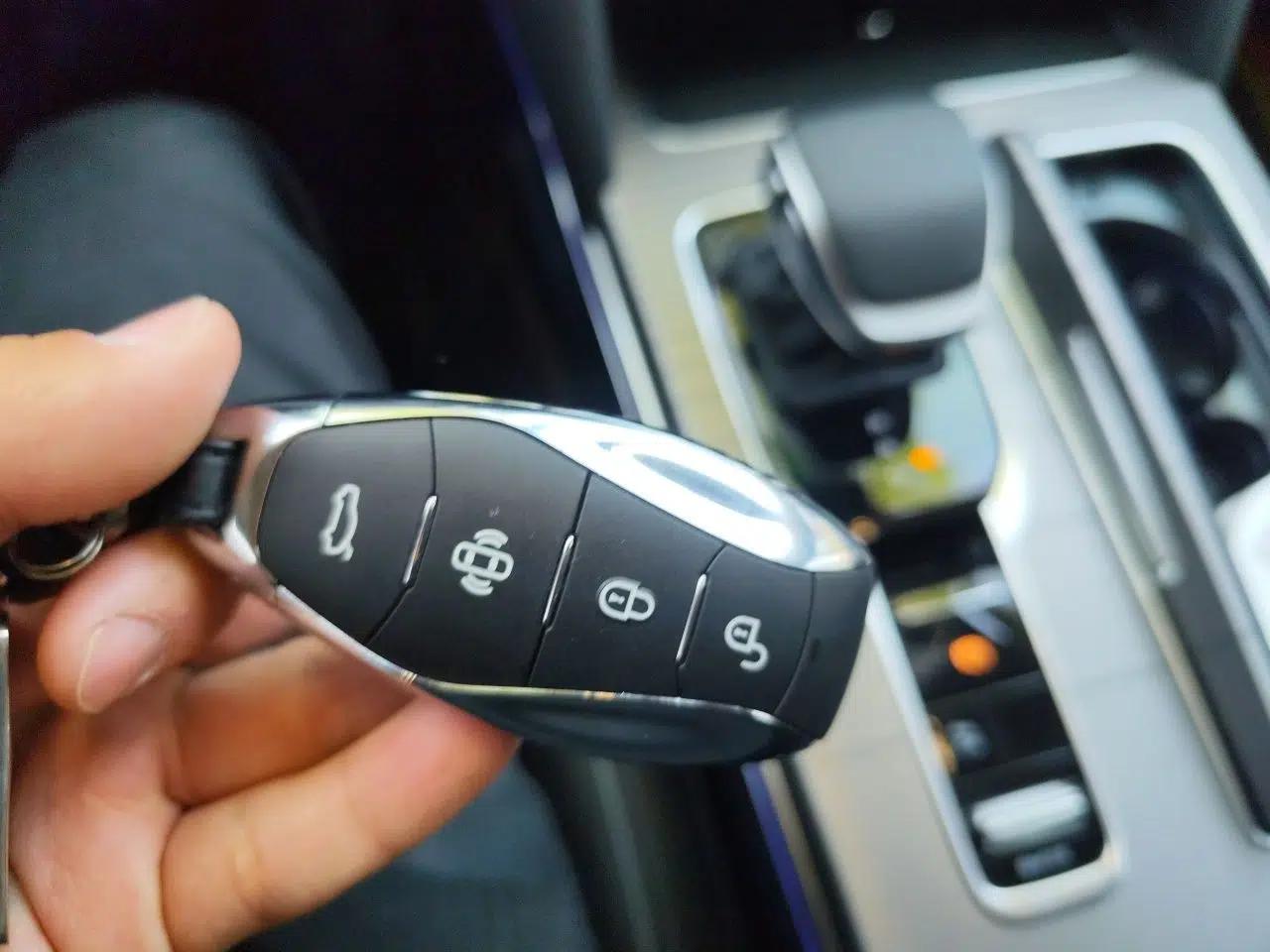 Hongqi HS7 PHEV 2024 2.0T PHEV Four-Wheel Drive Flagship Edition 7 Seats — миниатюра 9
