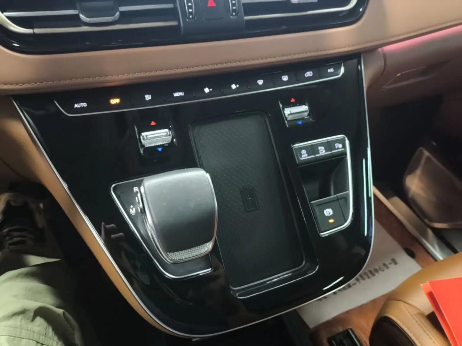 Hongqi HQ9 2023 2.0T Smart Connect Flagship Edition — миниатюра 16