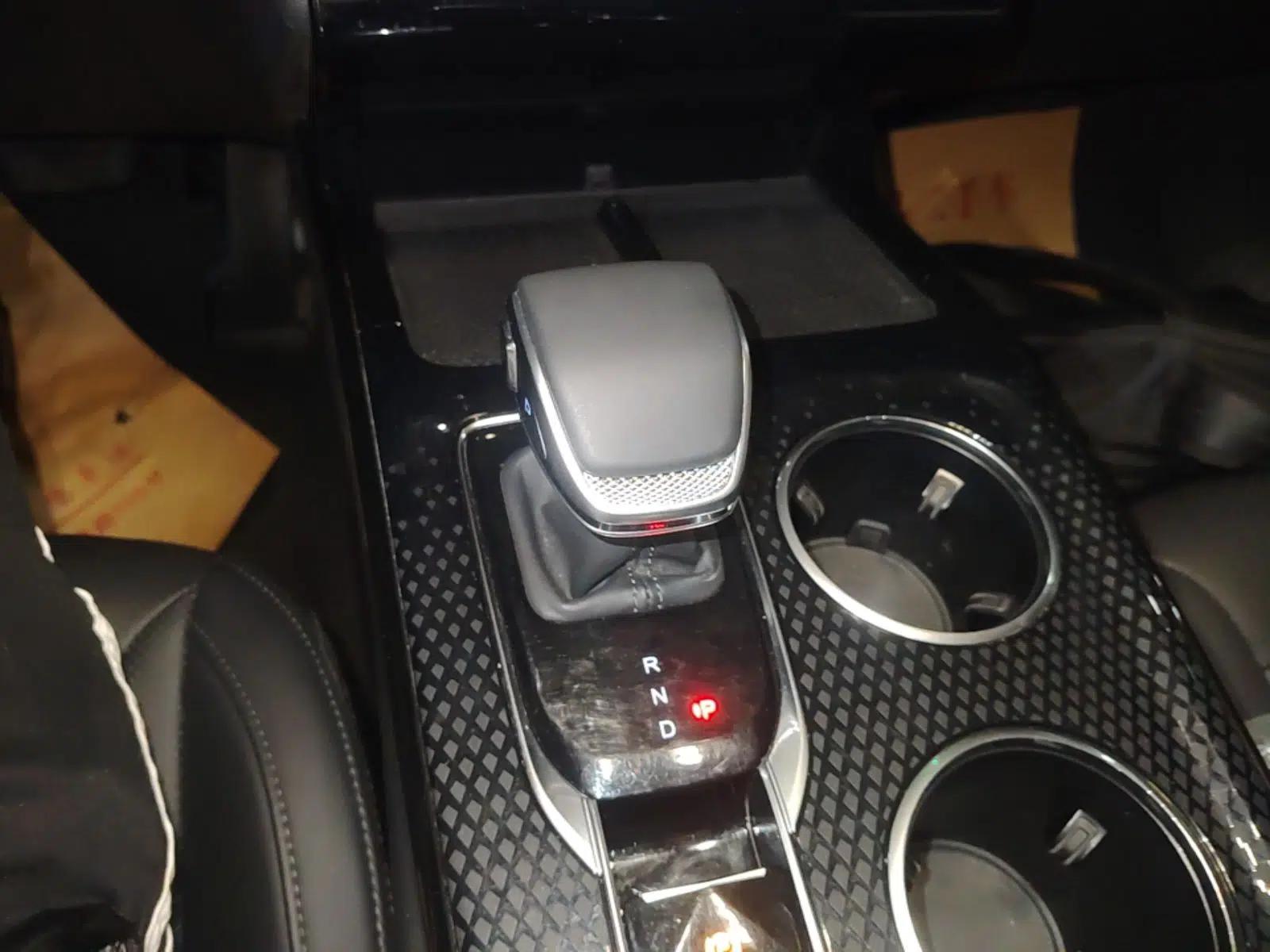 Hongqi HS3 PHEV 2024 PHEV 115km Jingwei Edition — миниатюра 17
