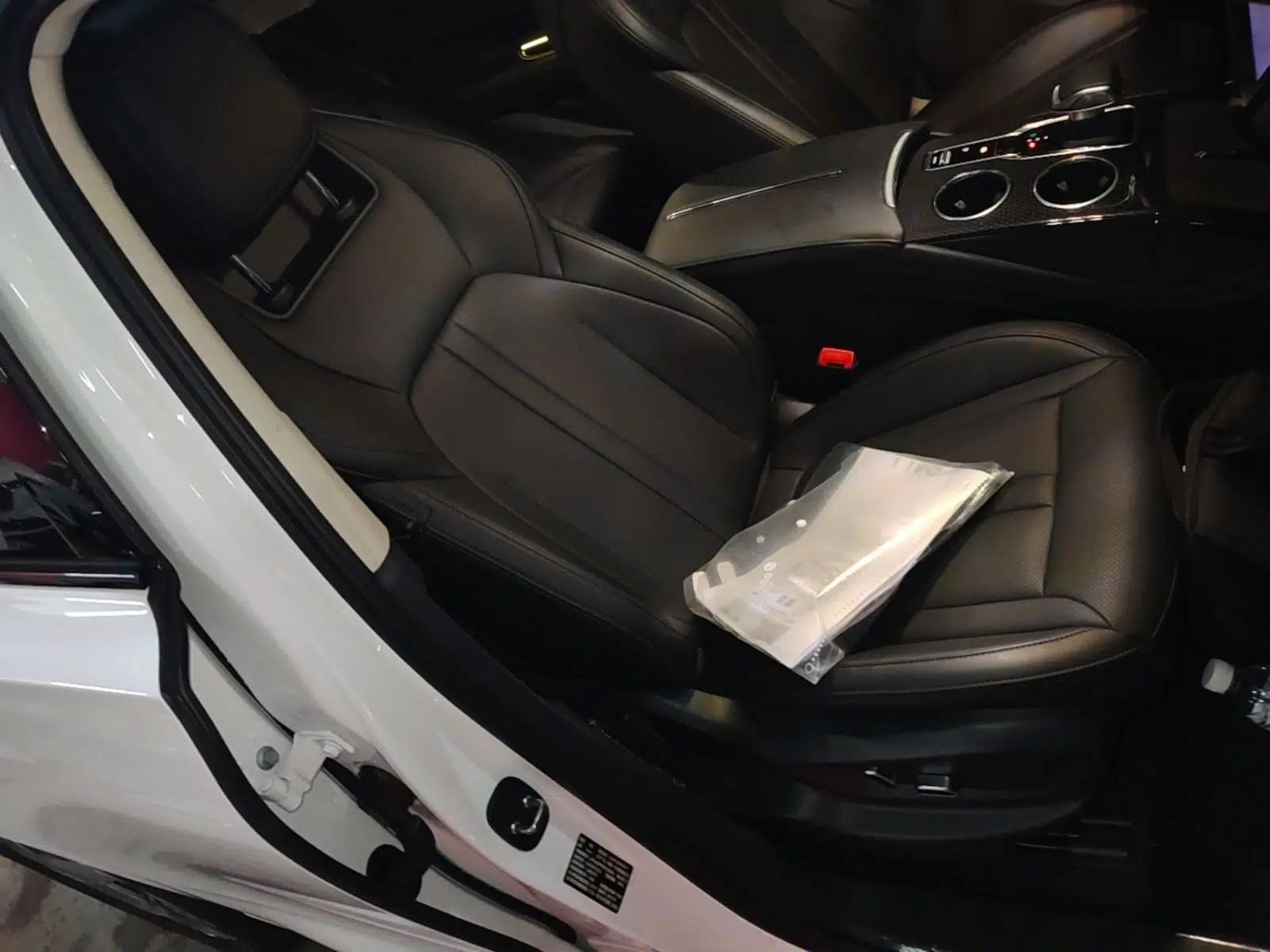 Hongqi HS3 PHEV 2024 PHEV 115km Jingwei Edition — миниатюра 23