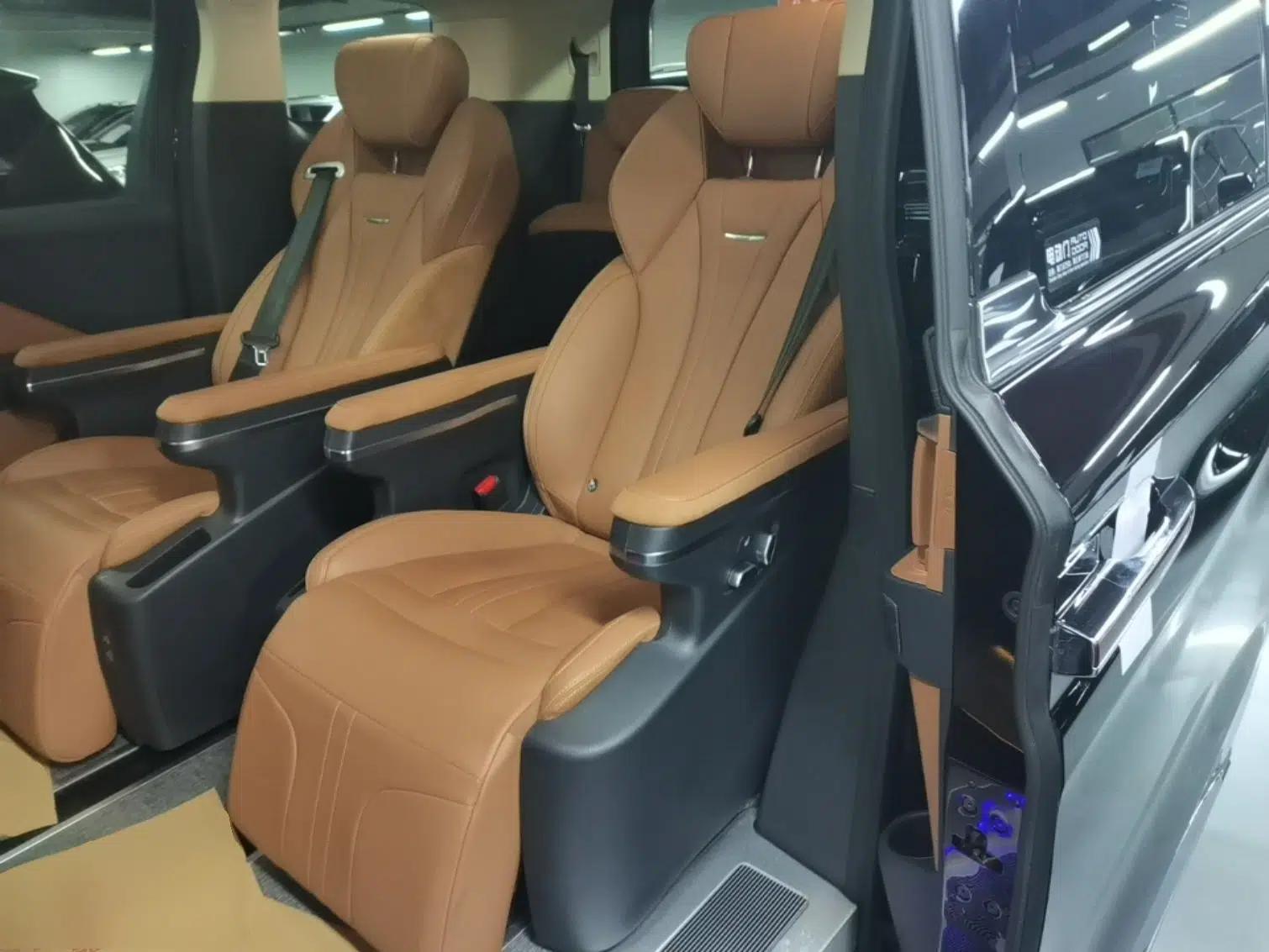 Hongqi HQ9 PHEV 2024 2.0T Four-Wheel Drive Business Edition — миниатюра 20