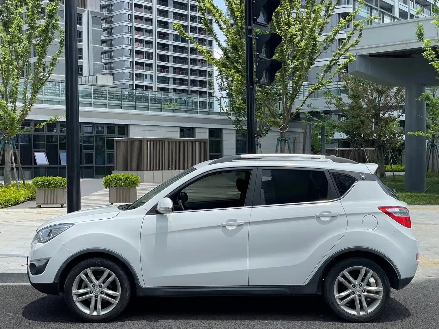 Changan CS35 2016 1.6L Automatic Deluxe (National V Emission Standard) — миниатюра 4