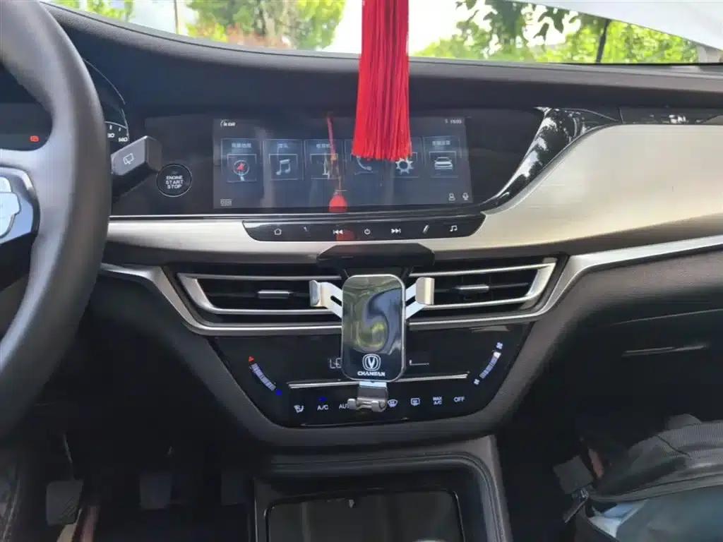 Changan CS35PLUS 2019 1.6L Manual Connected Edition — миниатюра 13