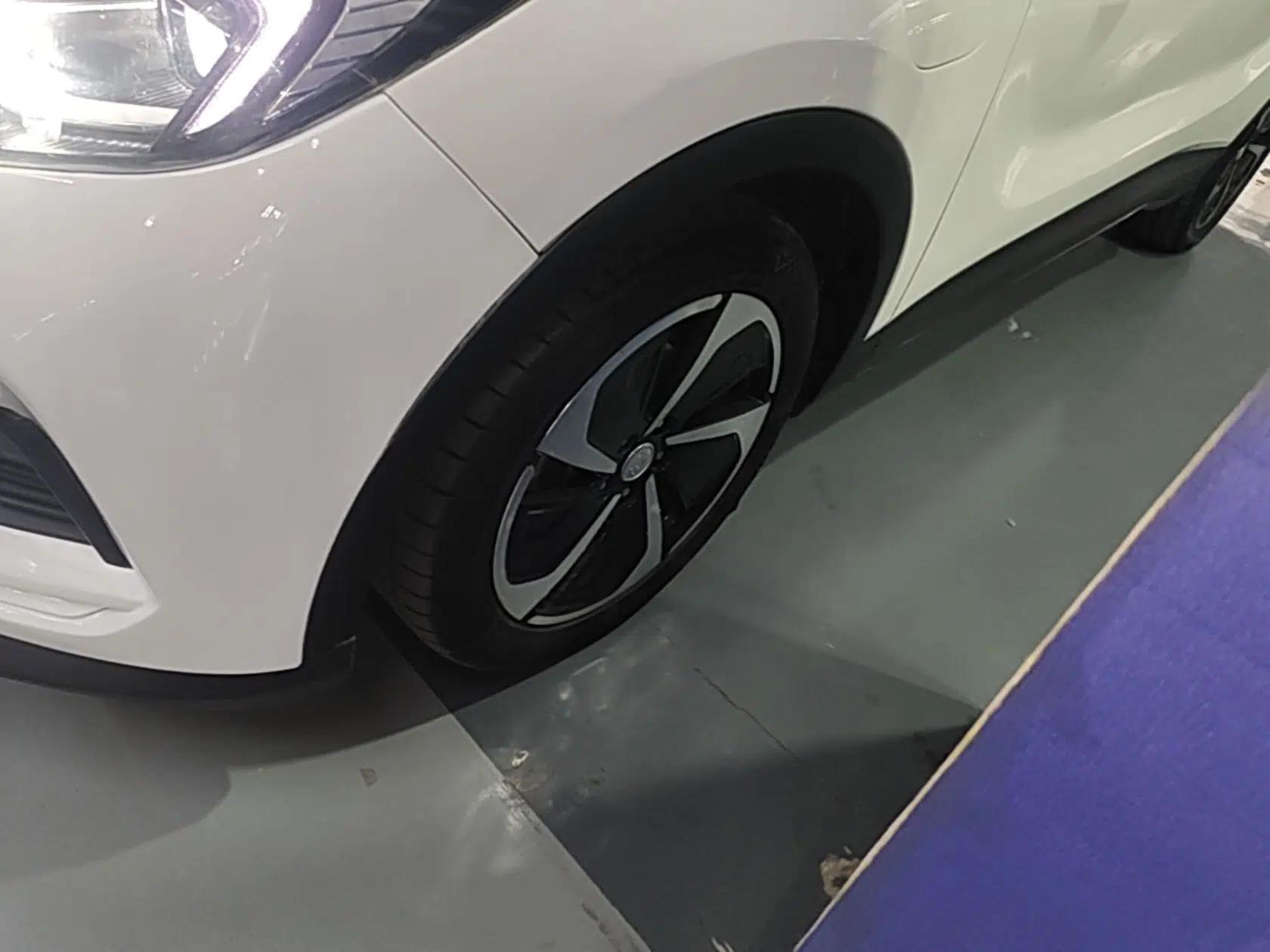 Hongqi E-HS3 2019 Zhilian Qiyue Two-Wheel Drive Version — миниатюра 8