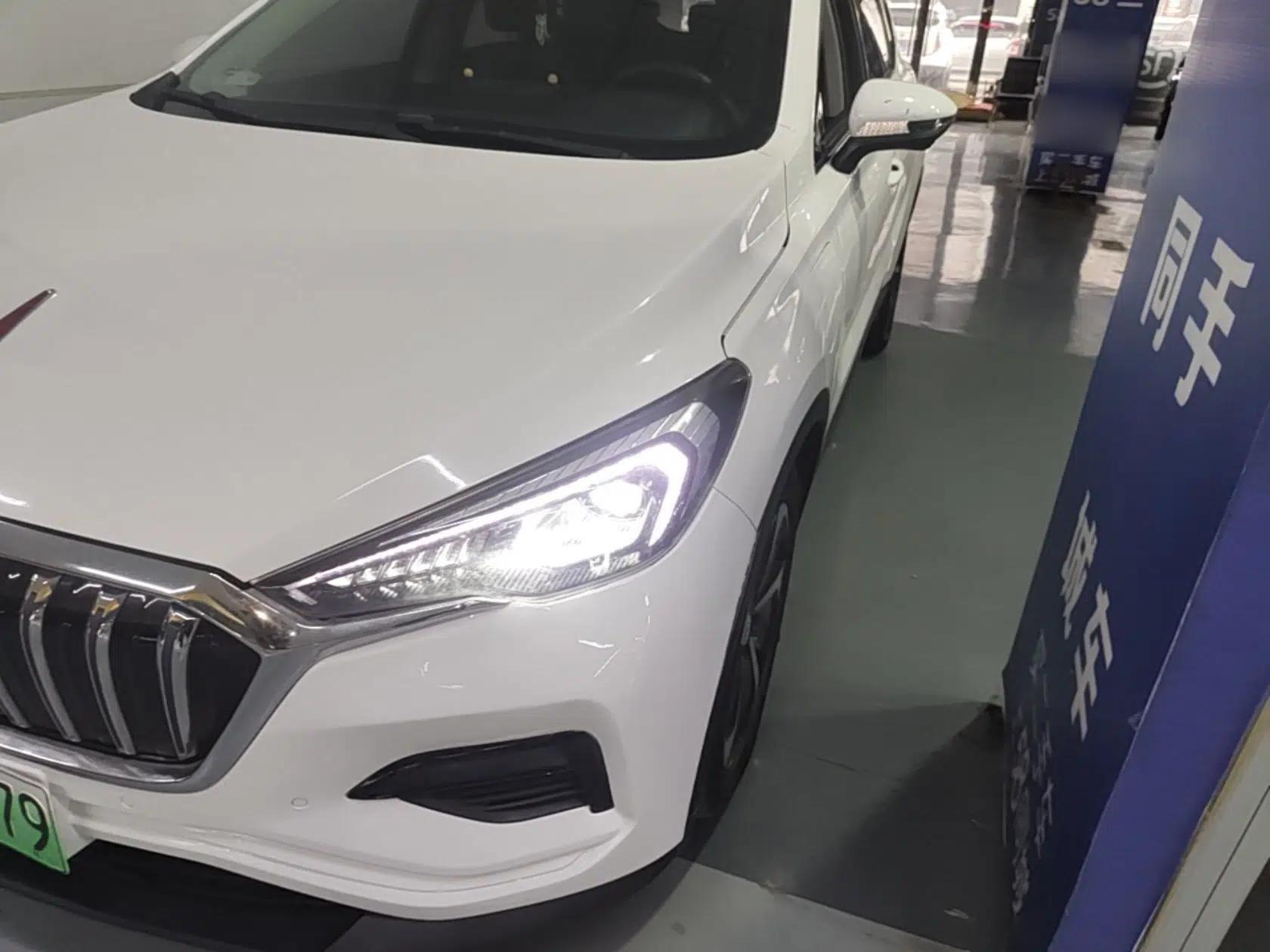Hongqi E-HS3 2019 Zhilian Qiyue Two-Wheel Drive Version — миниатюра 9