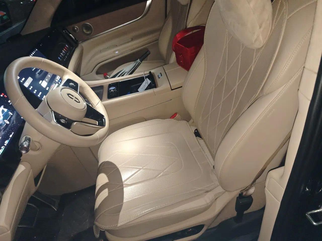 Hima AITO M9 2024 Range-Extended Ultra Version 42 kWh 6-Seater Model — миниатюра 16