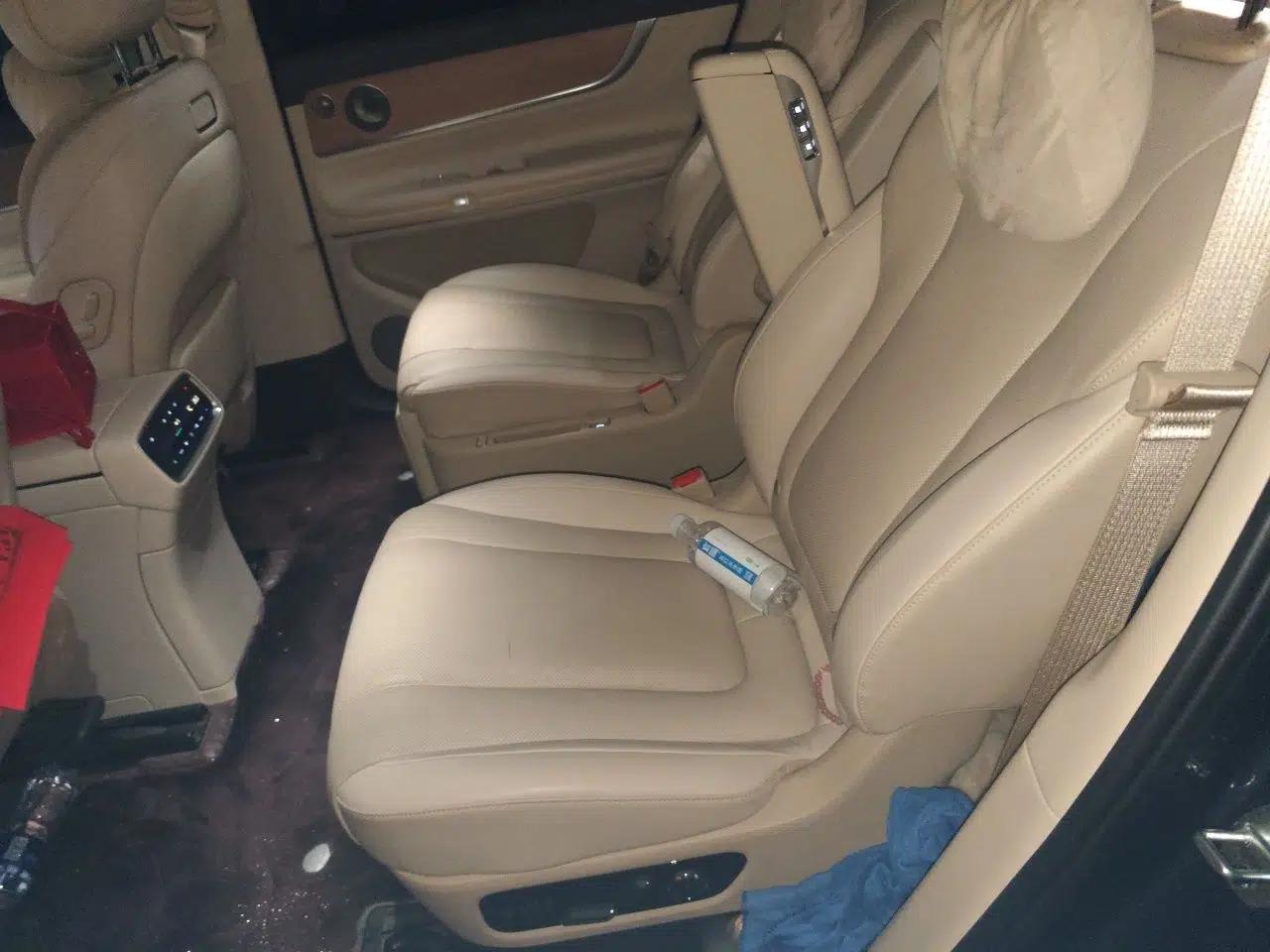 Hima AITO M9 2024 Range-Extended Ultra Version 42 kWh 6-Seater Model — миниатюра 18