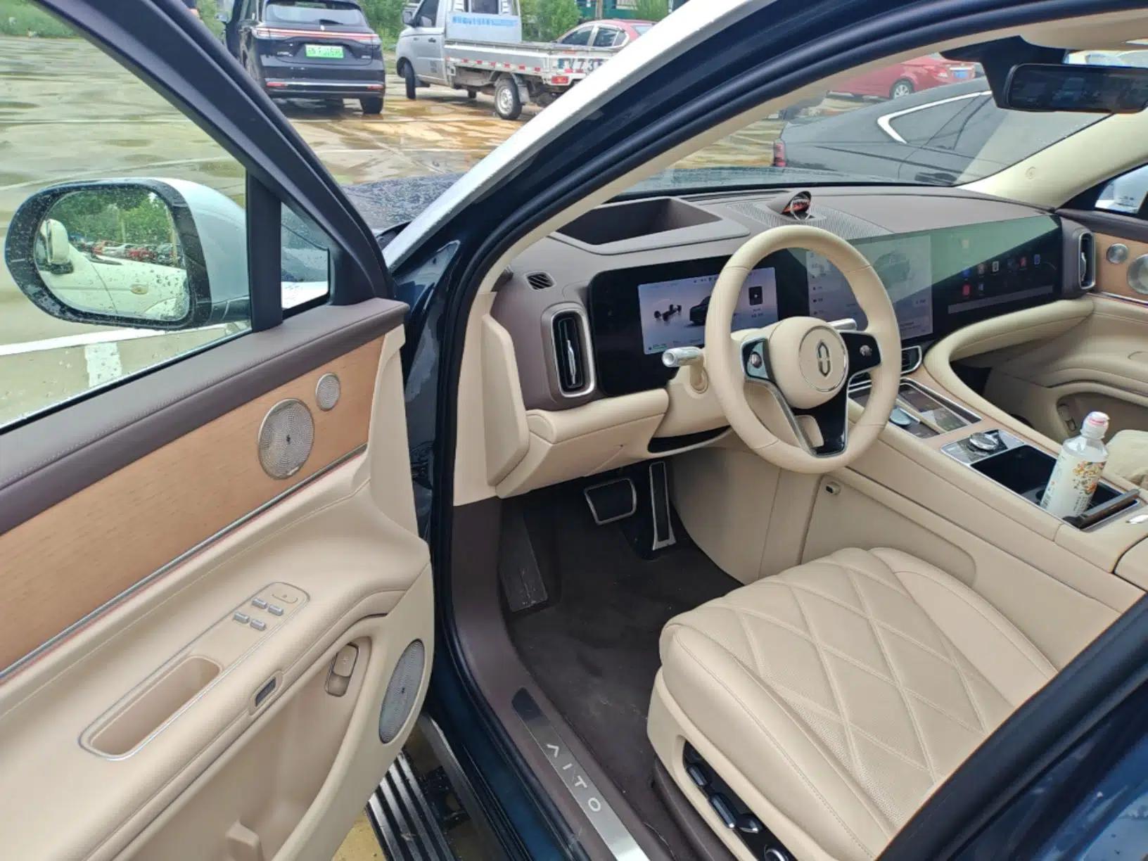 Hima AITO M9 2025 Extended-Range Ultra Version 52 kWh 6-Seater — миниатюра 19