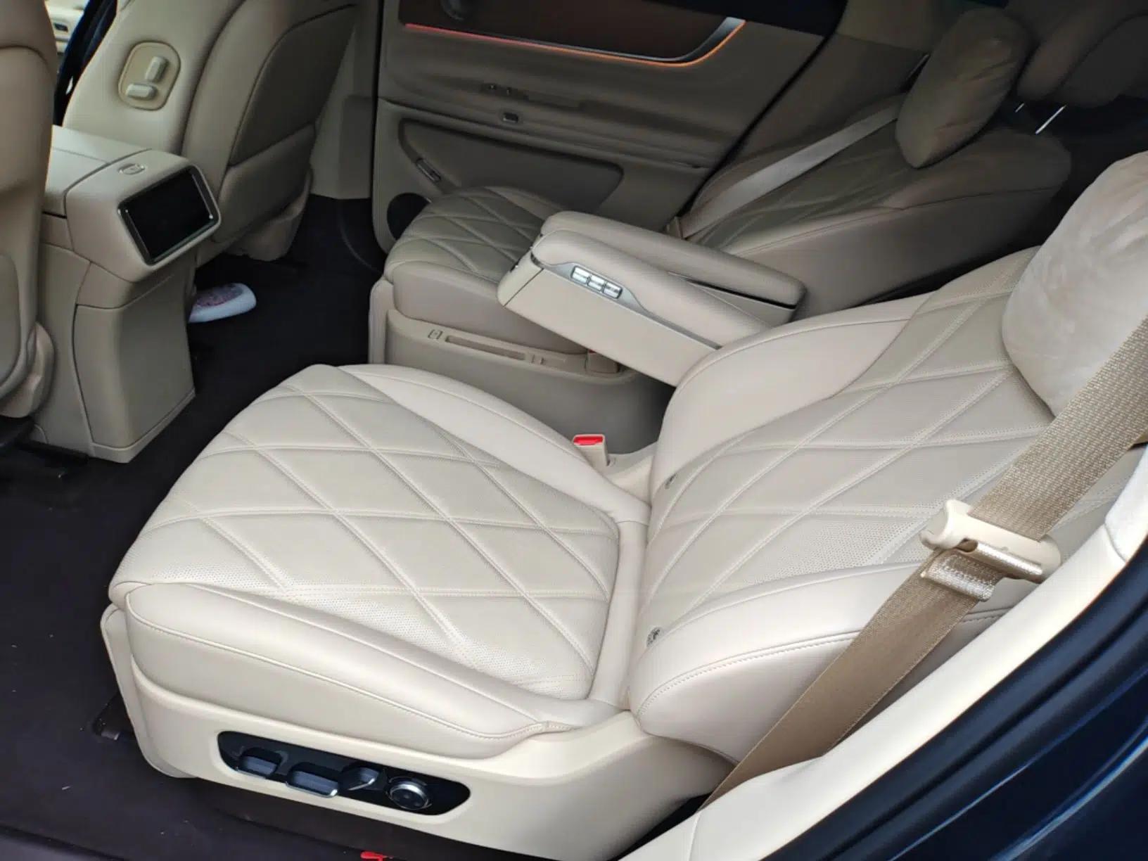 Hima AITO M9 2025 Extended-Range Ultra Version 52 kWh 6-Seater — миниатюра 20