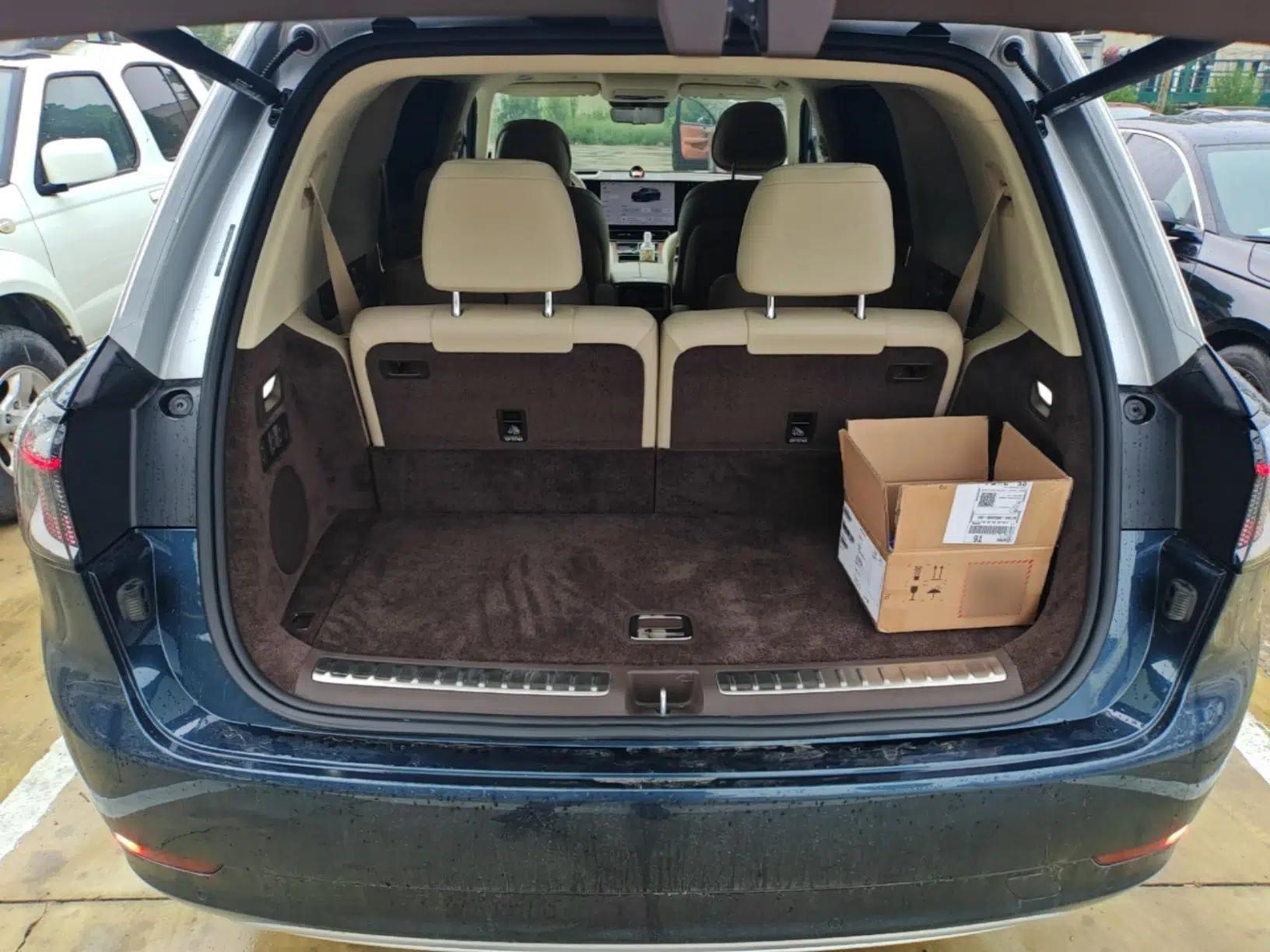 Hima AITO M9 2025 Extended-Range Ultra Version 52 kWh 6-Seater — миниатюра 22