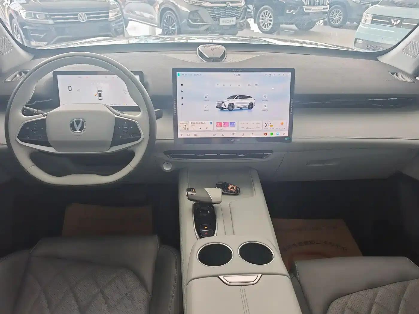 Changan UNI-Z New Energy 2024 Blue Whale Smart Electric iDD 125km Superior Edition — миниатюра 9