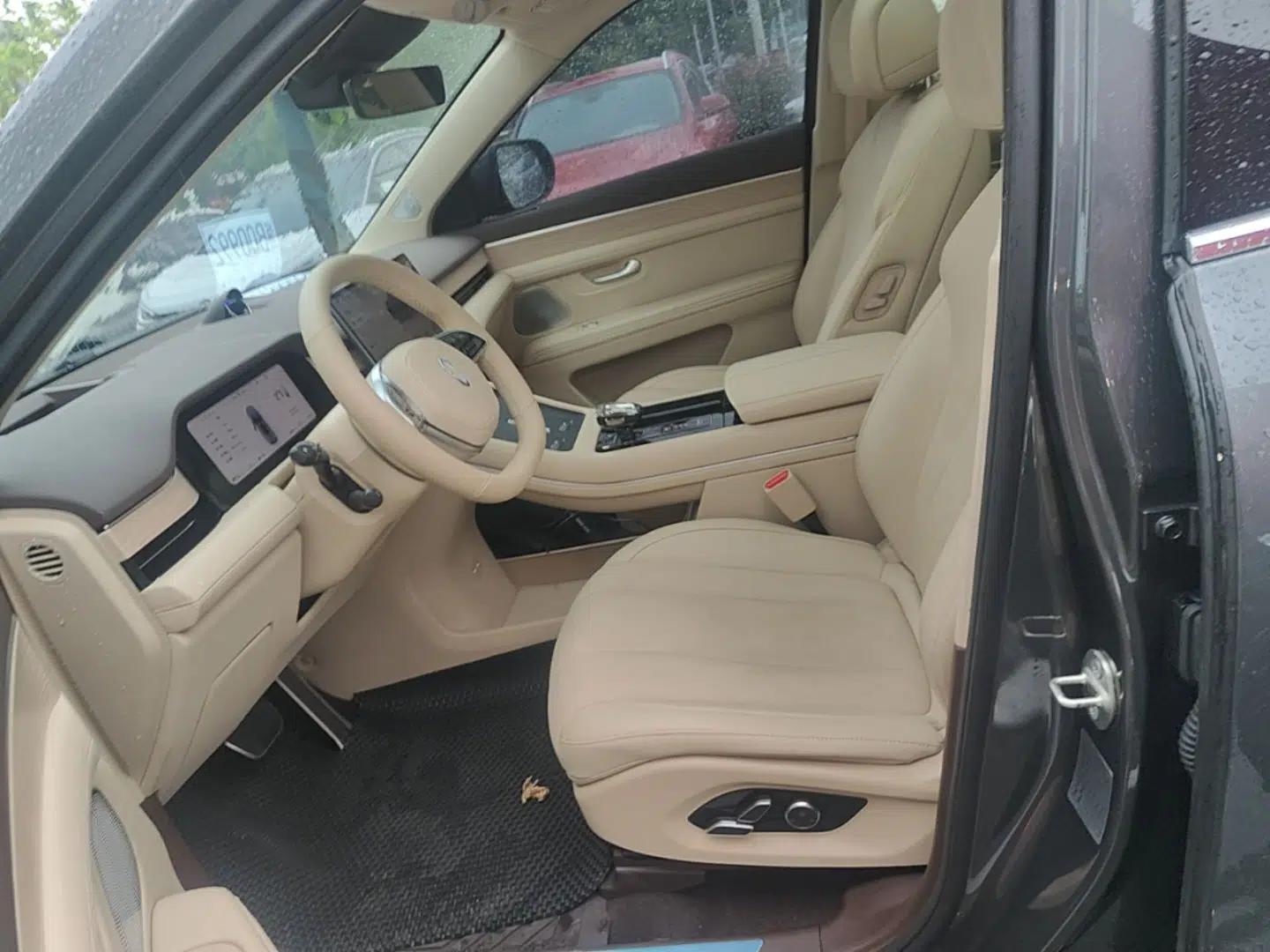 Hima AITO M7 2024 1.5T Intelligent Drive 4WD Ultra Version 5 Seats — миниатюра 18