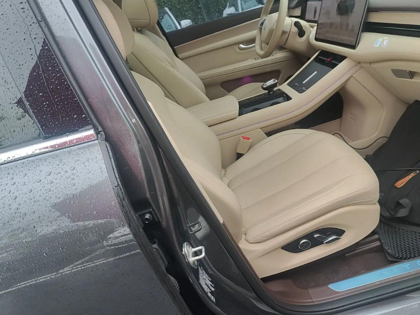 Hima AITO M7 2024 1.5T Intelligent Drive 4WD Ultra Version 5 Seats — миниатюра 23