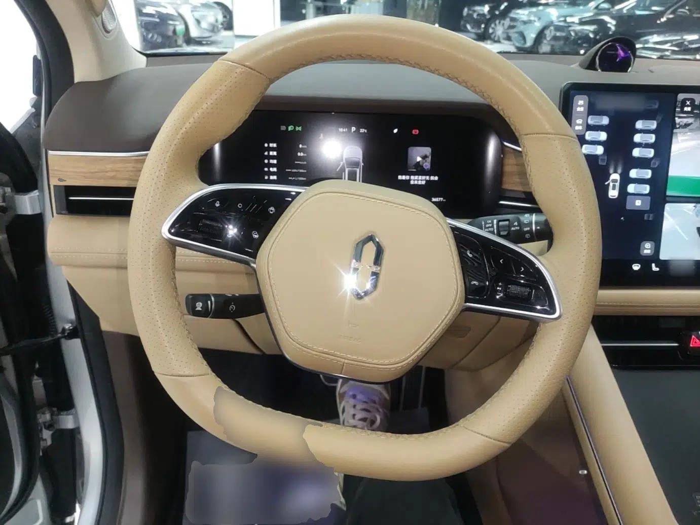 Hima AITO M7 2024 1.5T Intelligent Driving 4WD Ultra Version 6 Seats — миниатюра 14