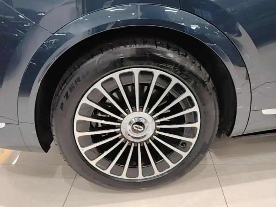 Hima AITO M7 2026 Model Range-Extending Max All-Wheel Drive 5-Seater Version — миниатюра 10