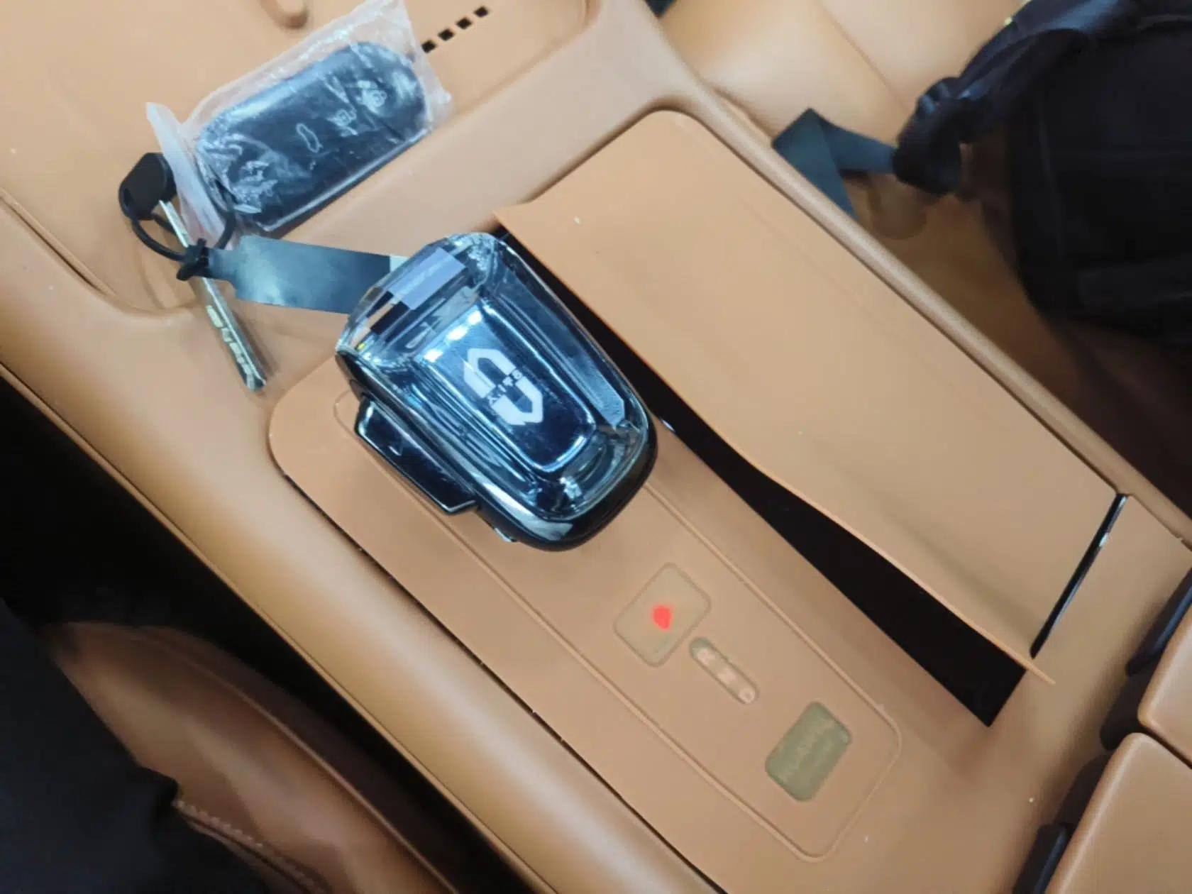Hima AITO M7 2024 1.5T Intelligent Drive 4x4 Max Edition 6 Seats — миниатюра 17
