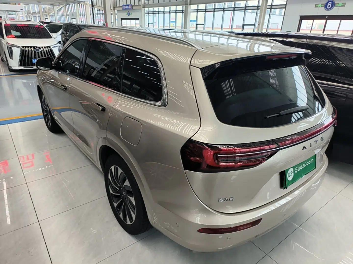 Hima AITO M7 2022 1.5T Four-Wheel Drive Luxury Edition — миниатюра 4