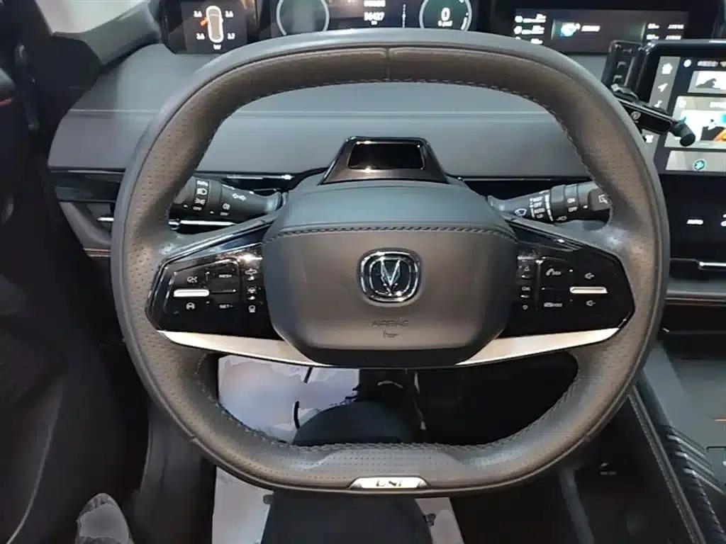 Changan UNI-K Smart Electric iDD 2022 Blue Whale iDD 130km 1.5T Premium Edition — миниатюра 11