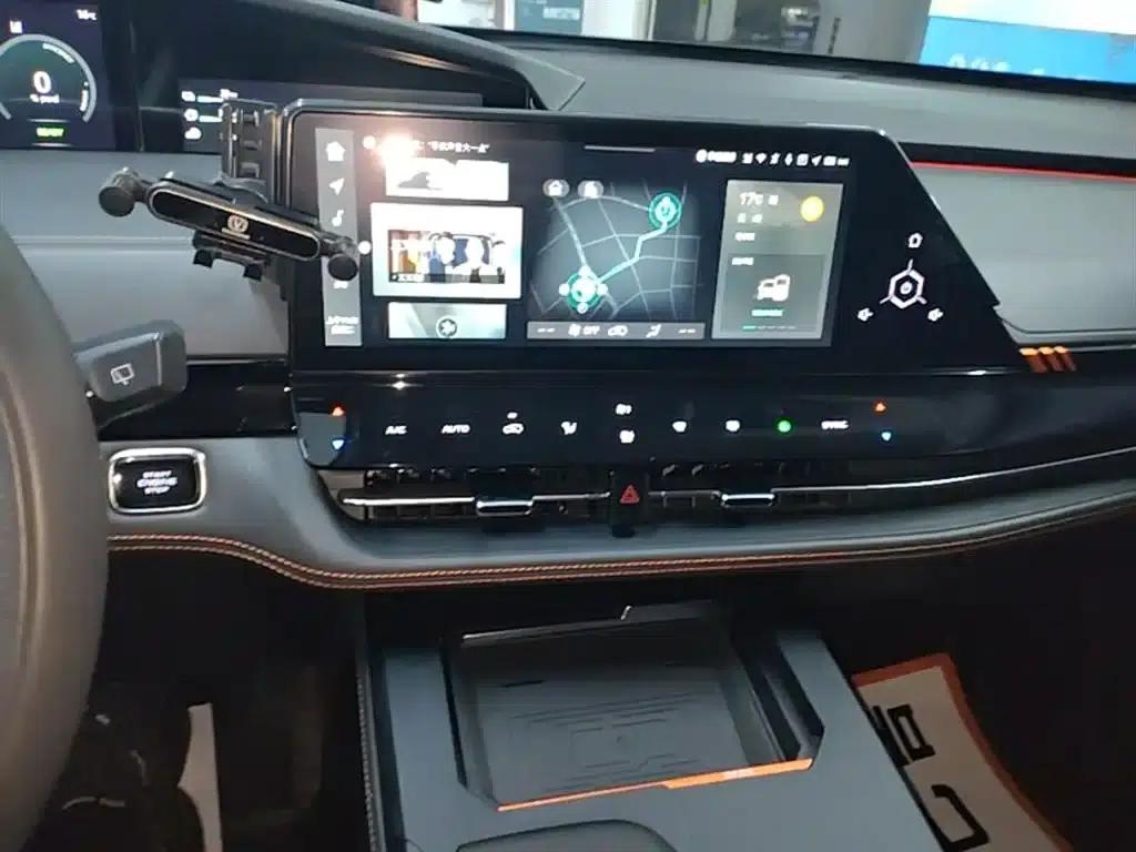 Changan UNI-K Smart Electric iDD 2022 Blue Whale iDD 130km 1.5T Premium Edition — миниатюра 13