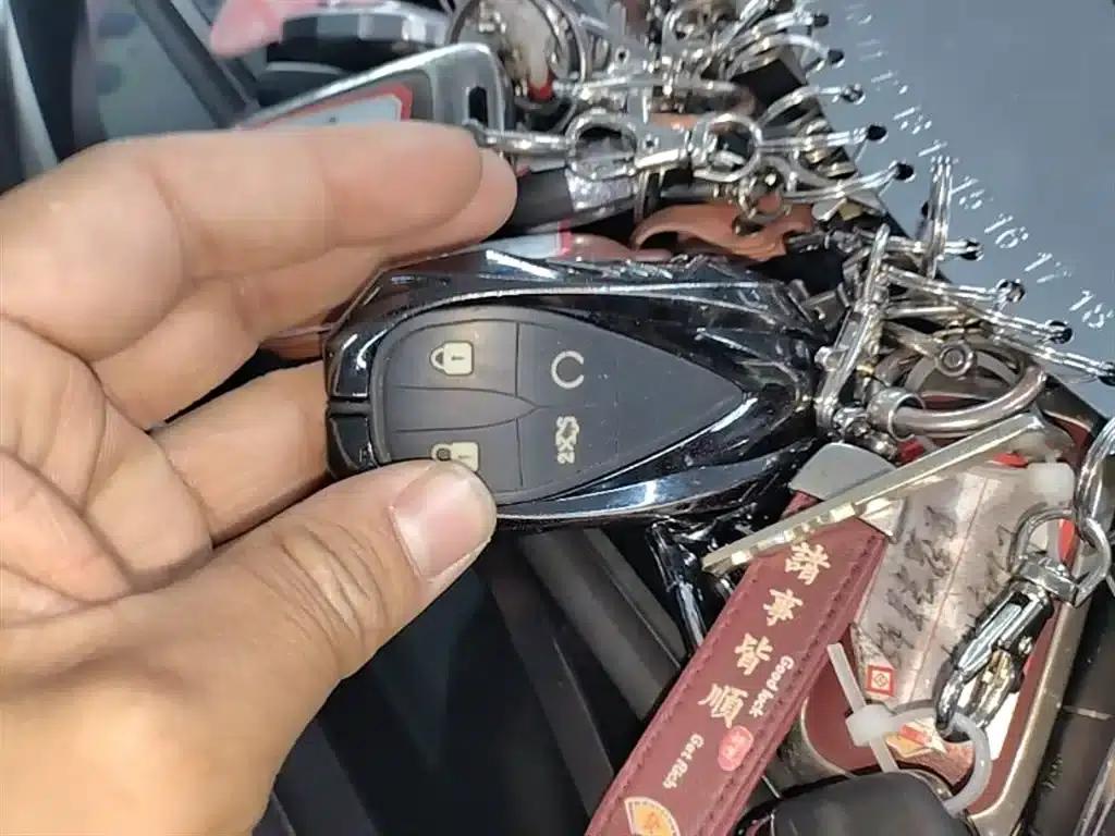 Changan UNI-K Smart Electric iDD 2022 Blue Whale iDD 130km 1.5T Premium Edition — миниатюра 9