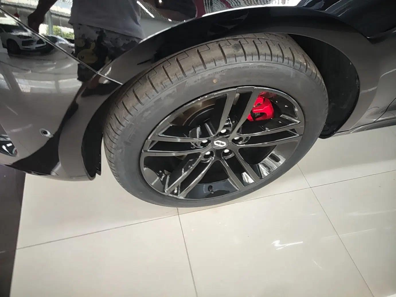 Hima AITO M5 2025 Extended-Range Ultra All-Wheel-Drive Version — миниатюра 8