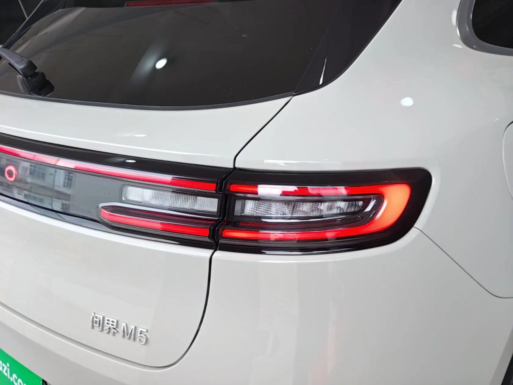 Hima AITO M5 2025 Extended-Range Ultra All-Wheel-Drive Version — миниатюра 7