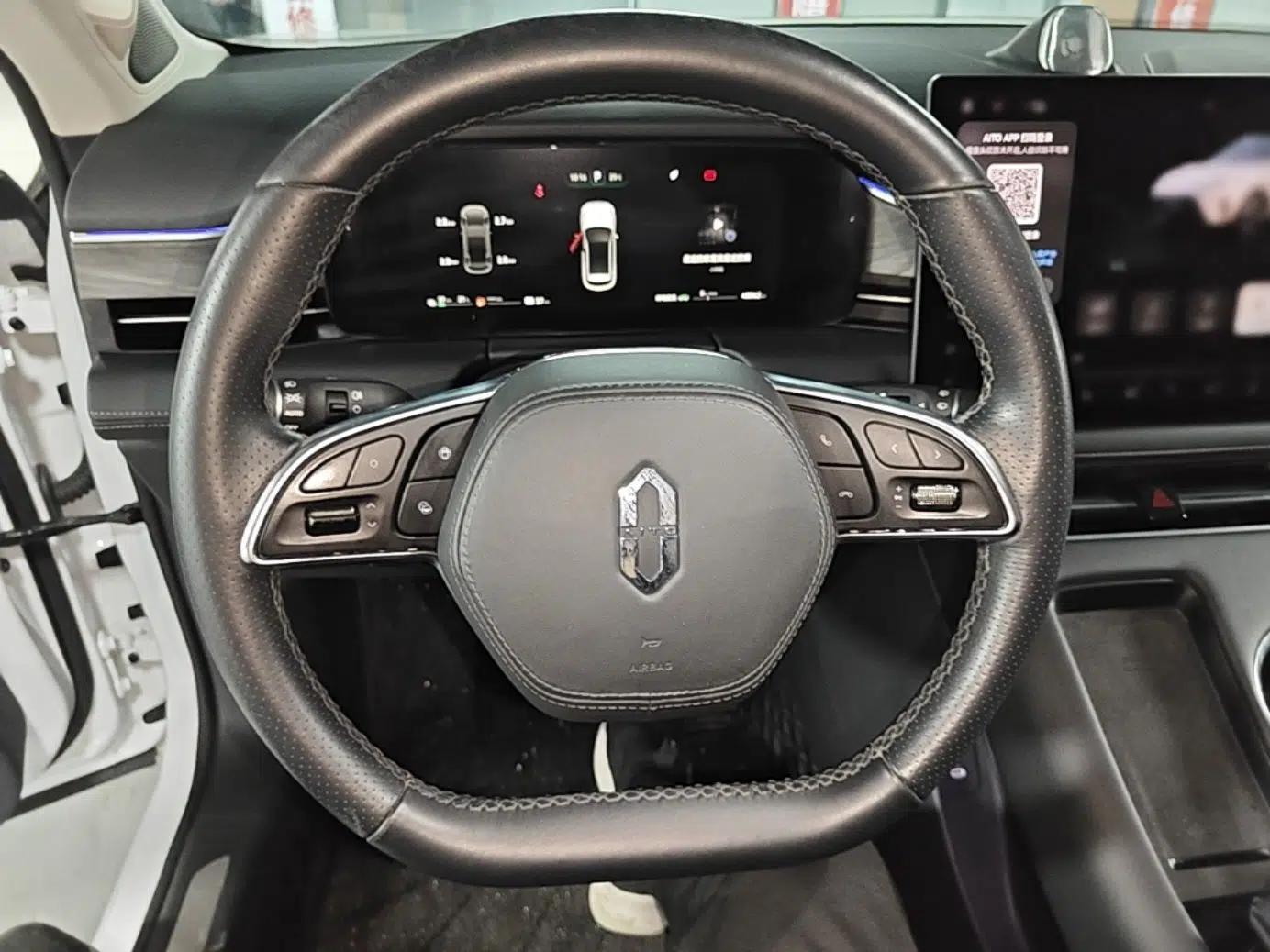 Hima AITO M5 2022 Extended-Range Four-Wheel Drive Ultimate Edition — миниатюра 14