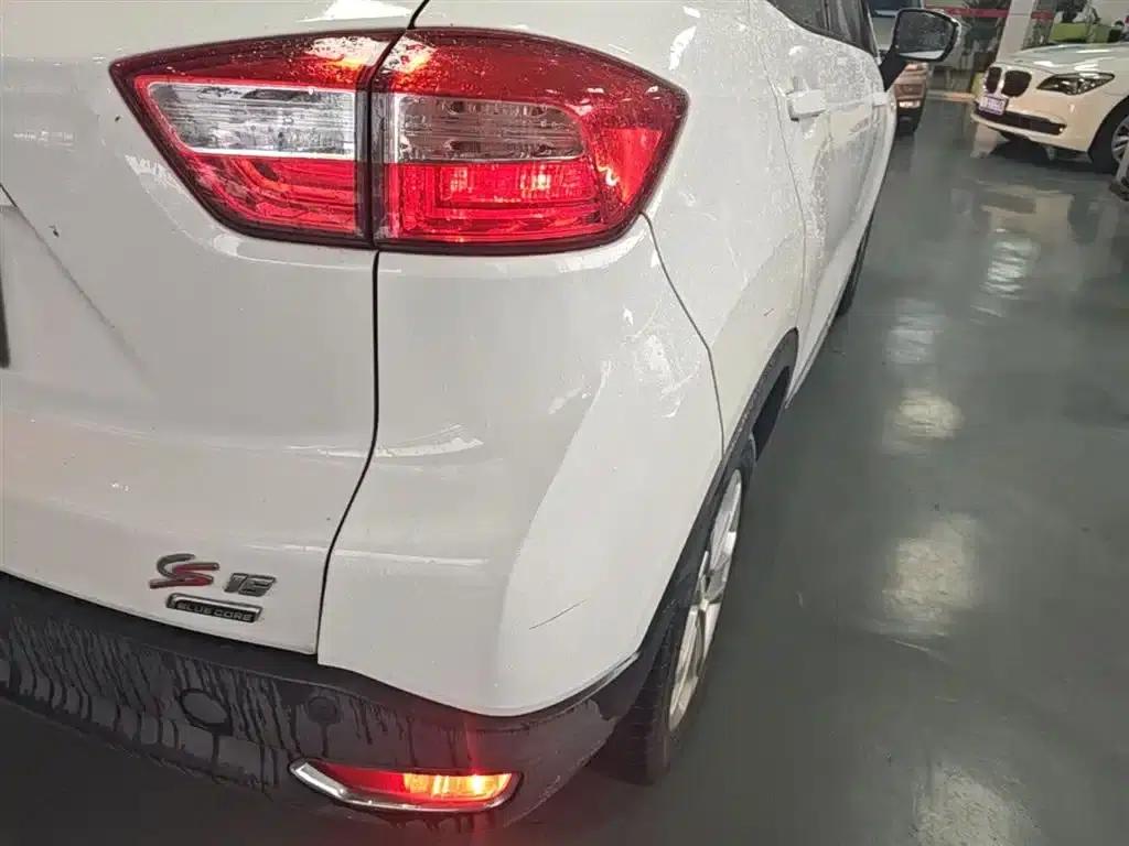 Changan CS15 2016 1.5L Automatic Fashion Edition — миниатюра 8