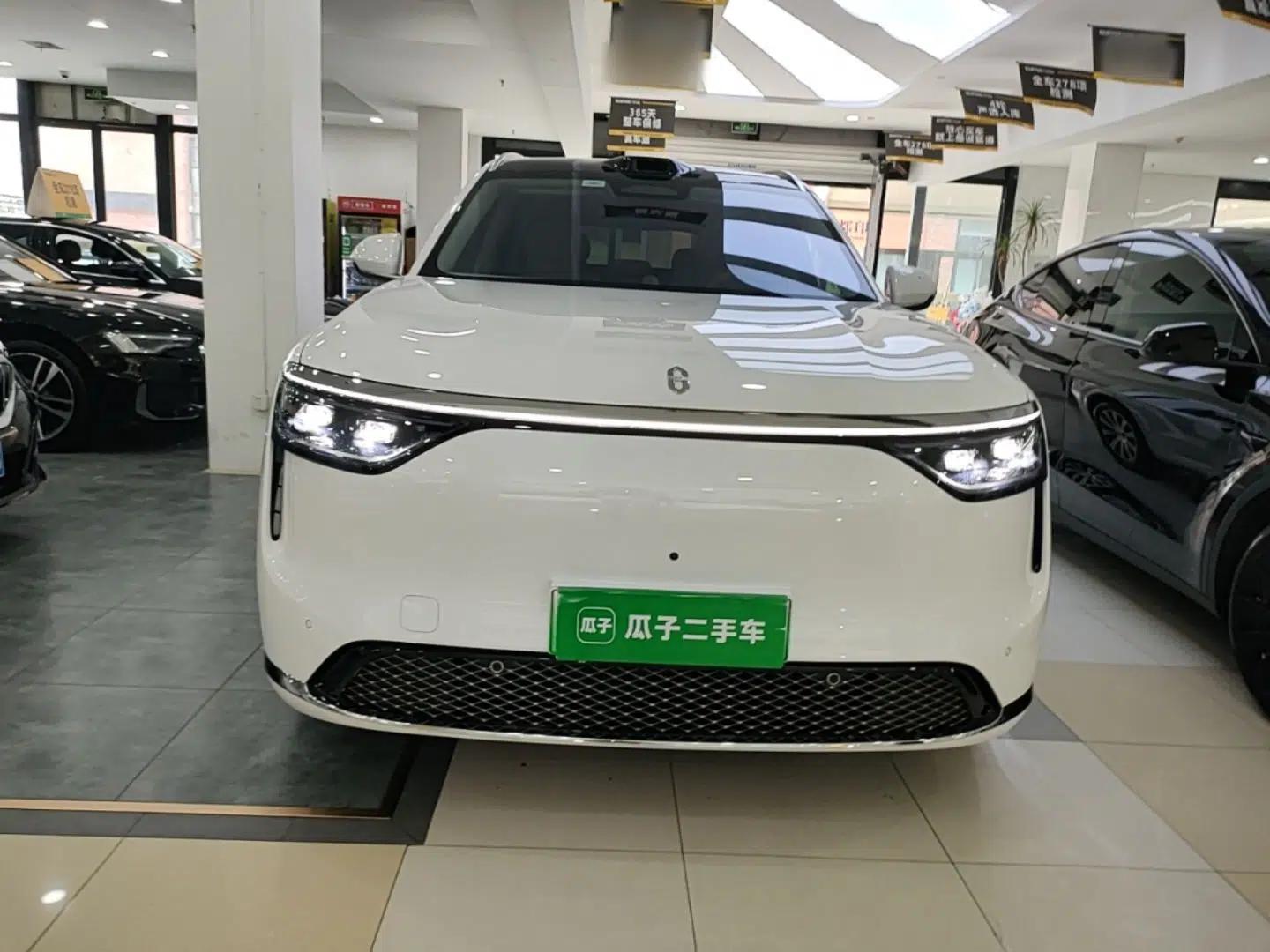 Hima AITO M8 2025 Model Pure Electric Max+ Five-Seat Long-Range Version — миниатюра 2