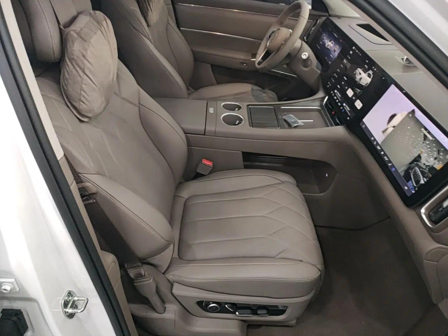 Hima AITO M8 2025 Model Pure Electric Max+ Five-Seat Long-Range Version — миниатюра 23